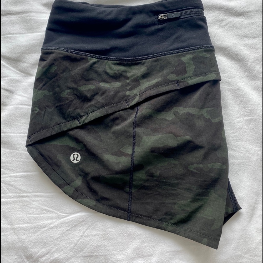 Lulu lemon 🍋 size 6 shorts